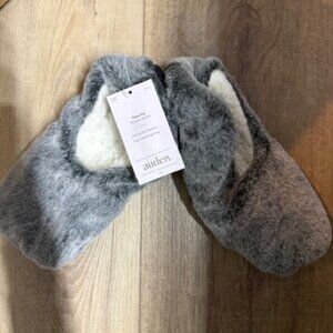 NEW Auden Women's Faux Fur Slipper Socks Grippers Shearling Lining Size M/ 8-10